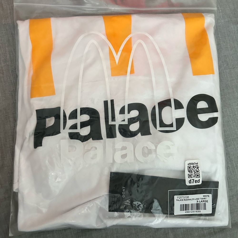 2023 PALACE SKATEBOARDS X MCDONALDS TSHIRT XL    BRAND NEW